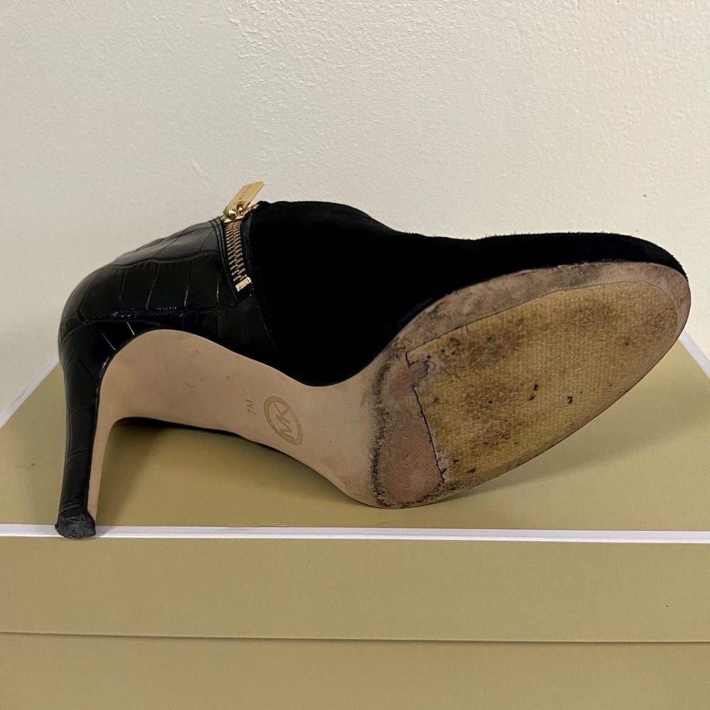 Michael Kors Sammy Black Ankle Boot - Picture 5 of 5